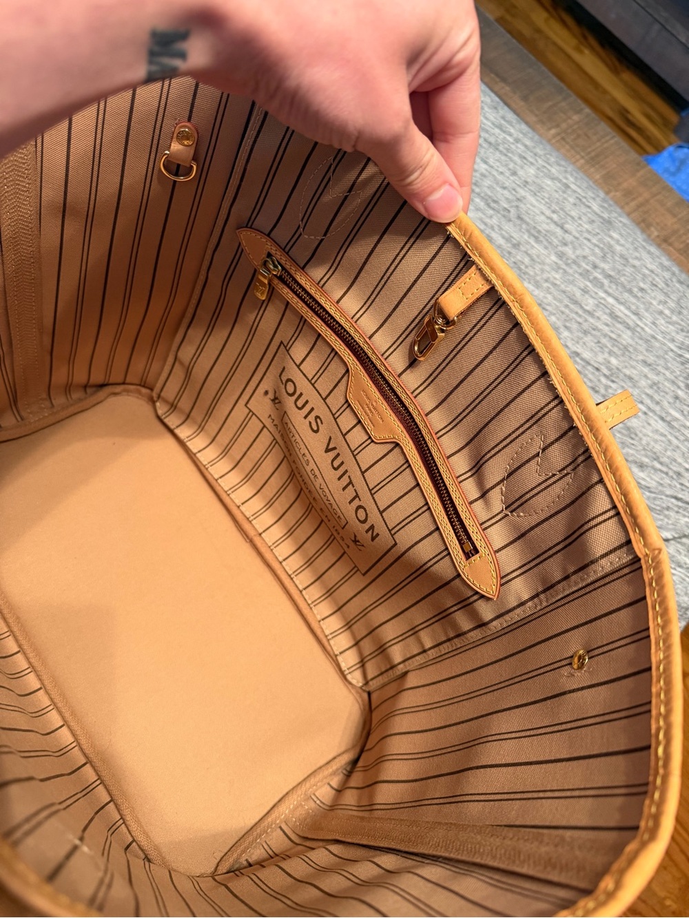 Louis Vuitton Neverfull MM and Vertical Zippy Wallet Monogram - Picture 11 of 11